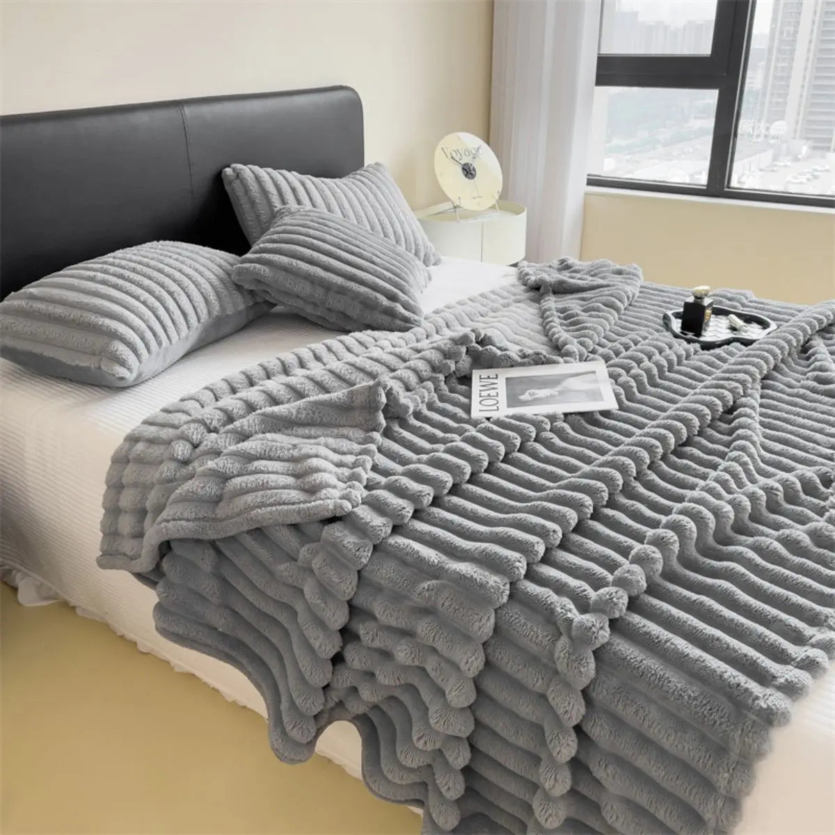 Plaid rayé Nuitara — lavable en machine, entretien simple et durable